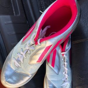 Woman's indoor soccer shoes